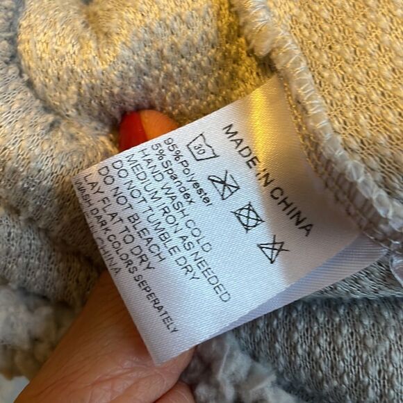 AndTheWhy Sherpa Pullover - M - Picture 6 of 6